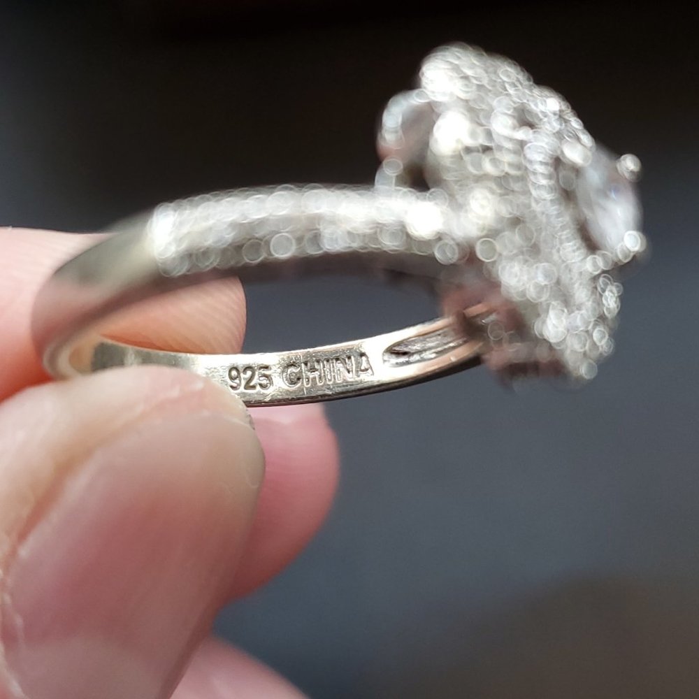 Size 8 925 Sterling Silver Cubic Zirconia Heart Gem Ring - Picture 4 of 7